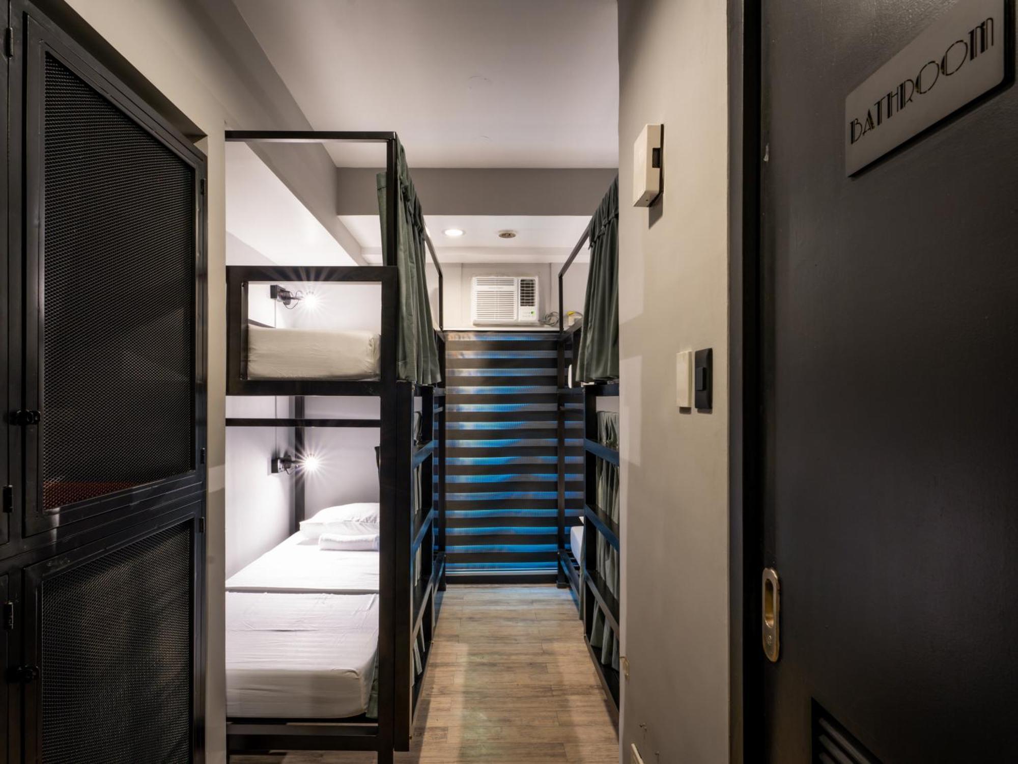Hostel Mad Monkey Manila Makati City Exteriér fotografie