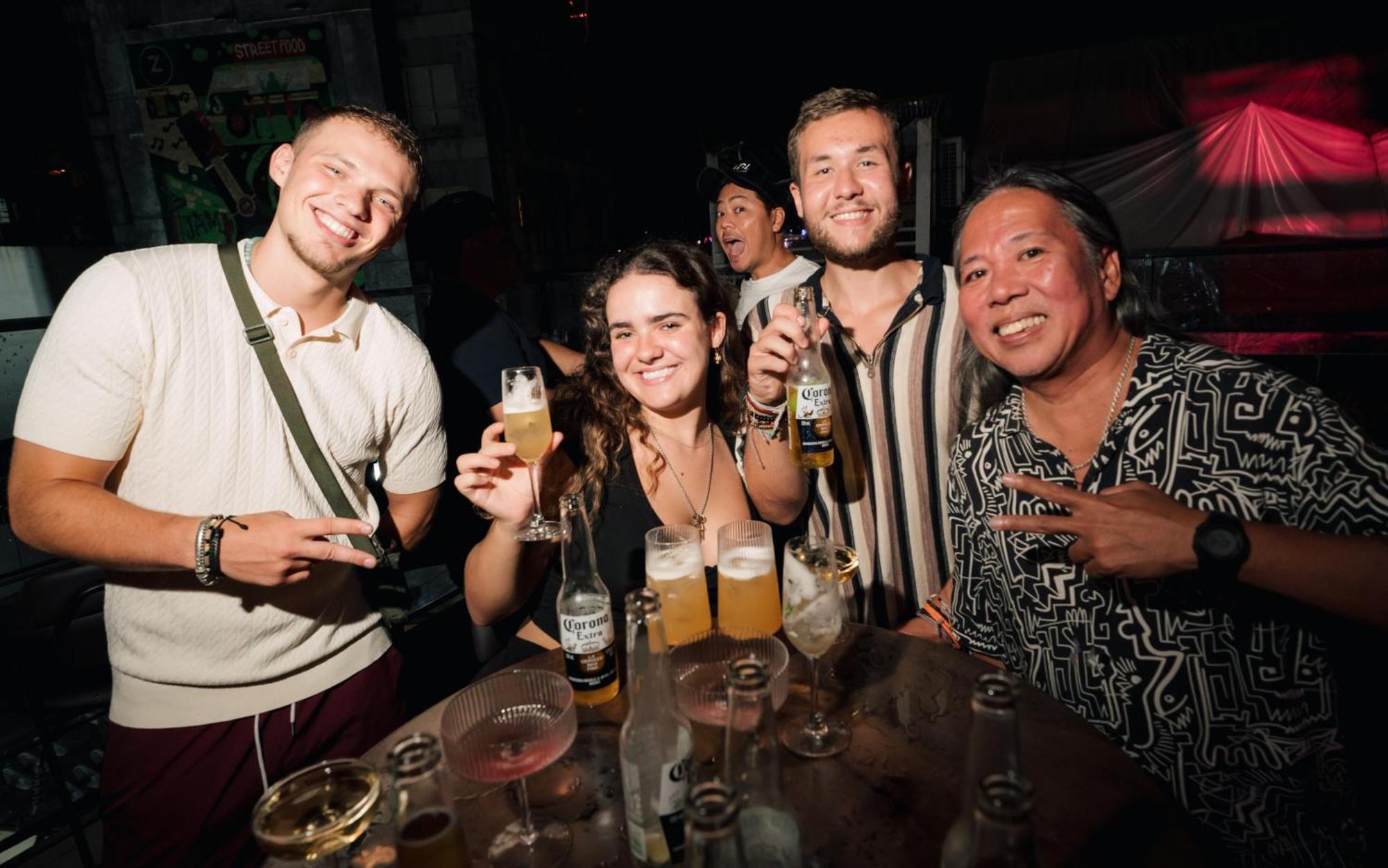 Hostel Mad Monkey Manila Makati City Exteriér fotografie