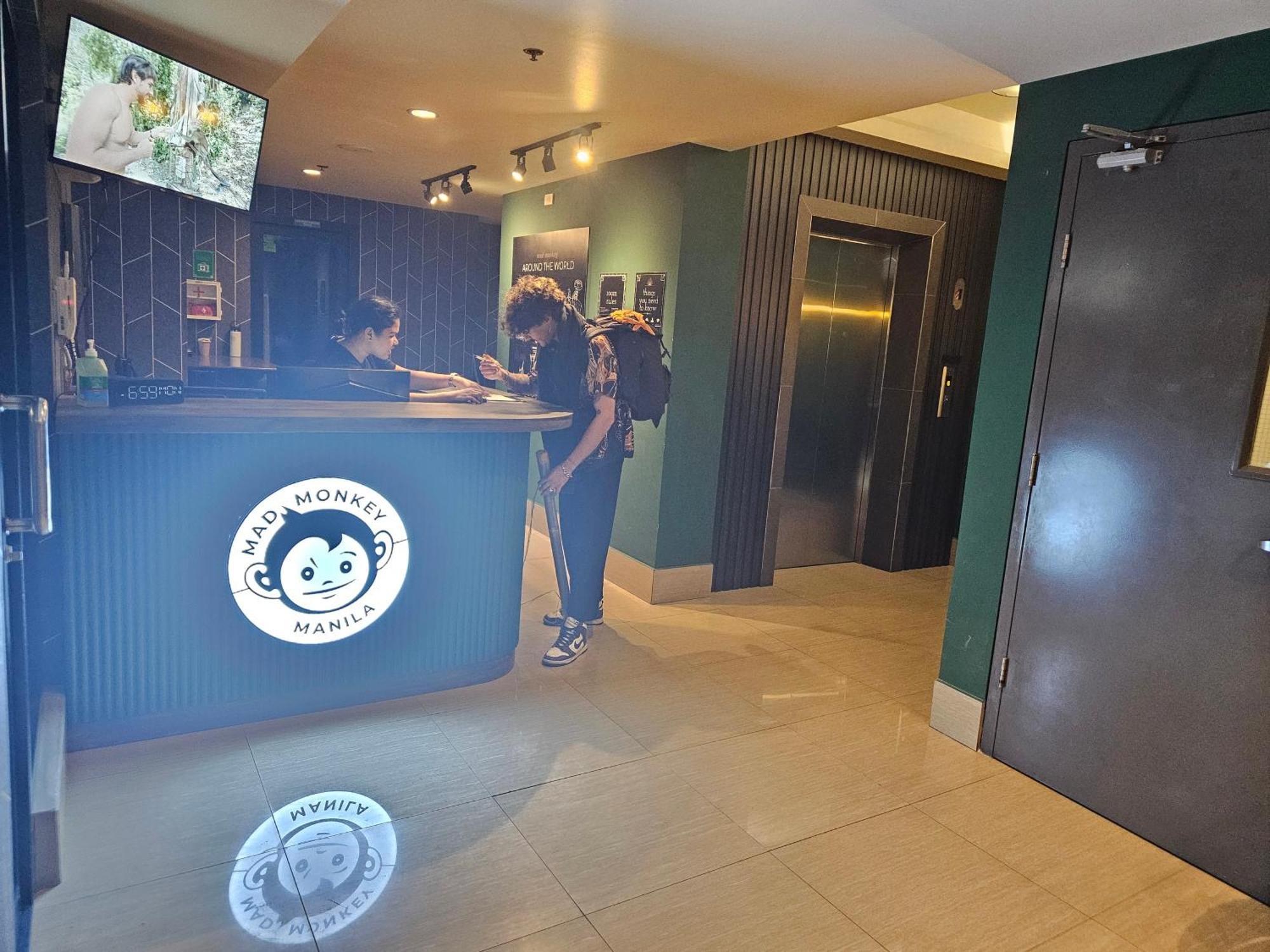 Hostel Mad Monkey Manila Makati City Exteriér fotografie